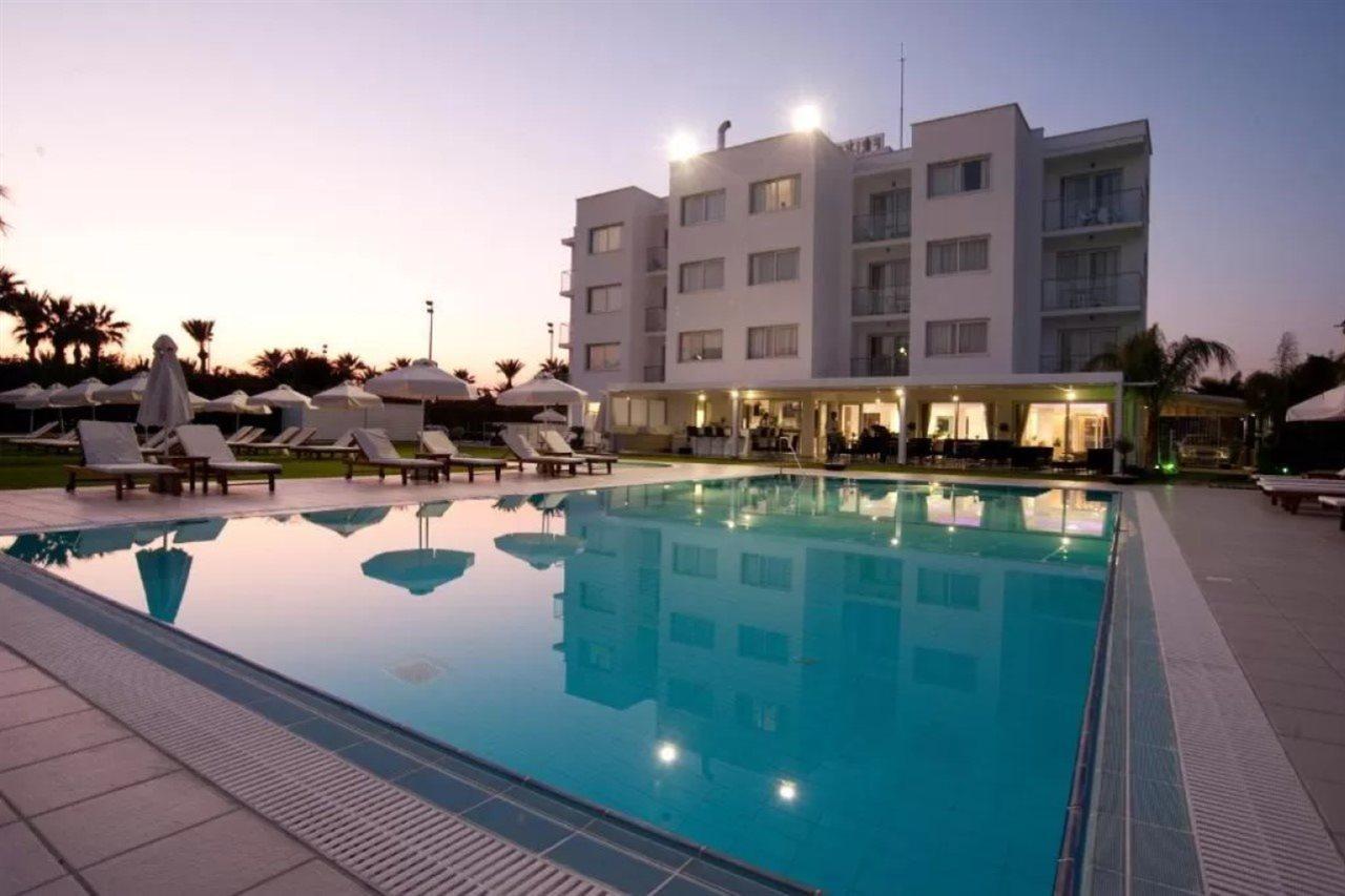 Frixos Suites Hotel Apts Oroklini Eksteriør bilde