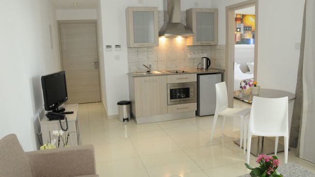 Frixos Suites Hotel Apts Oroklini Logo bilde